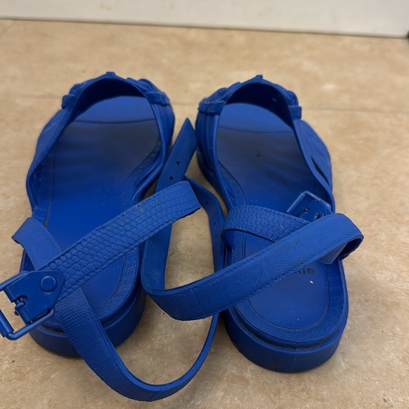 Givenchy royal blue rubber sandals size 36 - Picture 6 of 6